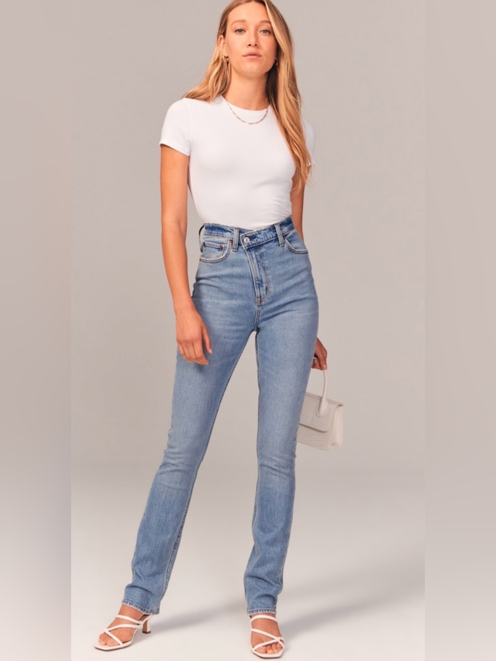 Abercrombie 90s High-Rise Slim Straight
Women’s Jeans